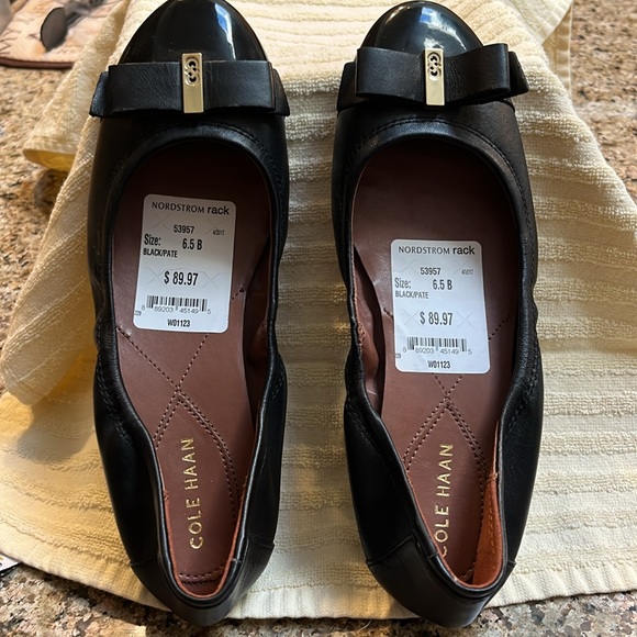Cole Haan slip on leather ballet NWT size 6 1/2 - Picture 2 of 7